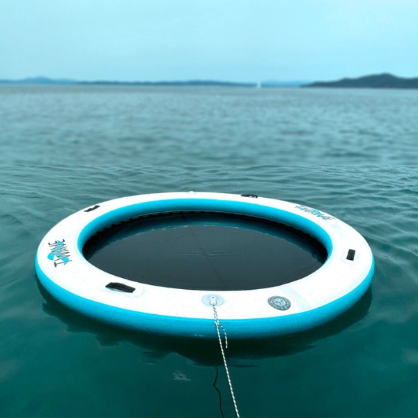 Inflatable pool platform T-WAVE